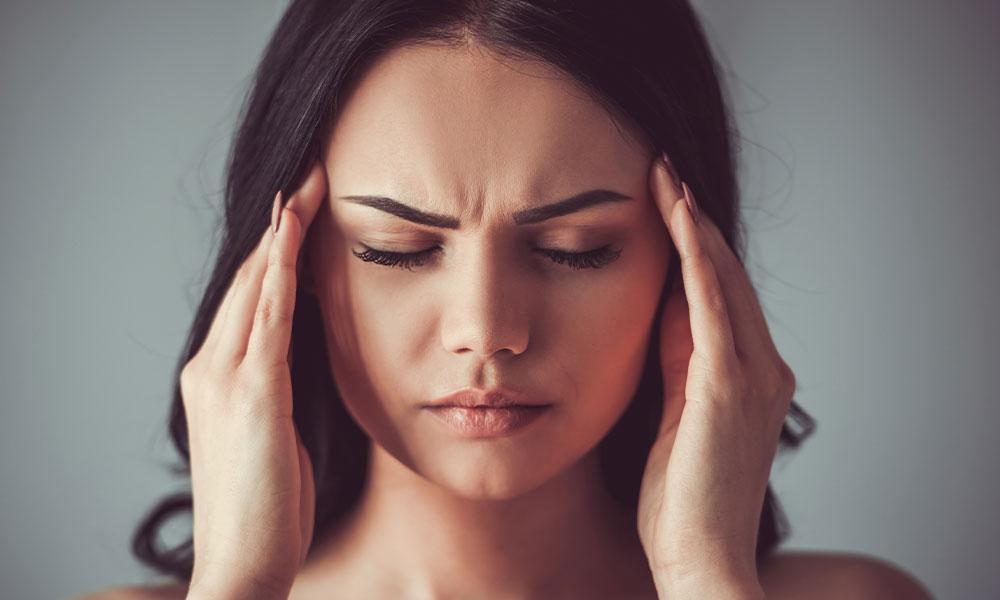 People Say Ice Caps Help Relieve Migraines—But What Does the Science Say?